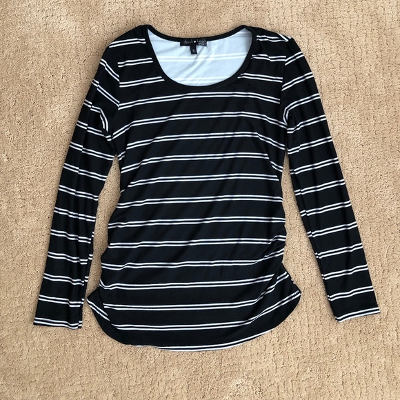 Derek Heart Maternity – Black & White Striped Top - Picture 1 of 4